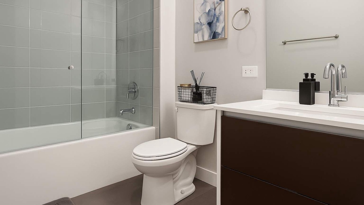 Photo of Bathroom in River North