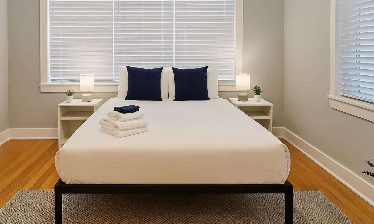 Photo of Bedroom in West Lakeview
