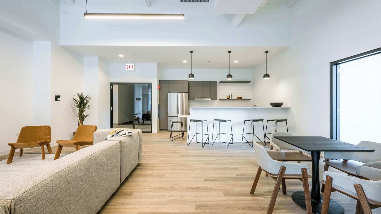 Photo of Livingroom in River North