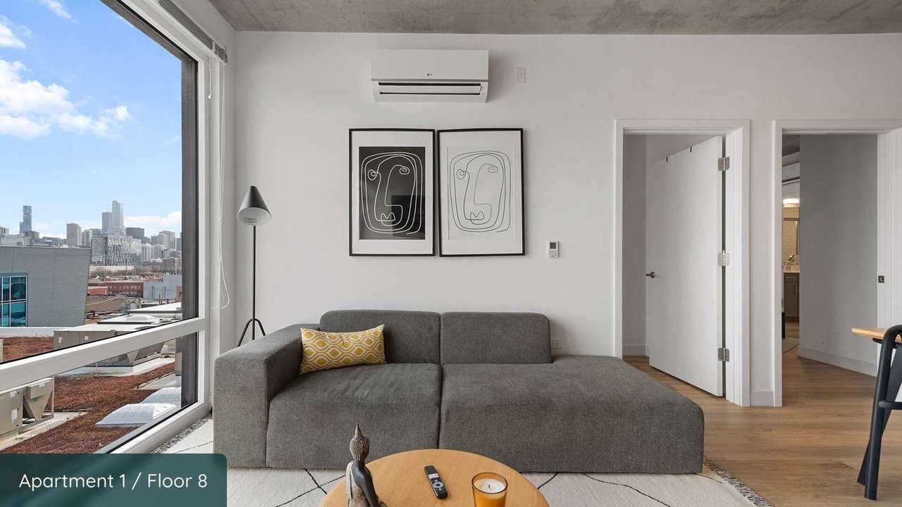 Photo of Livingroom in River North