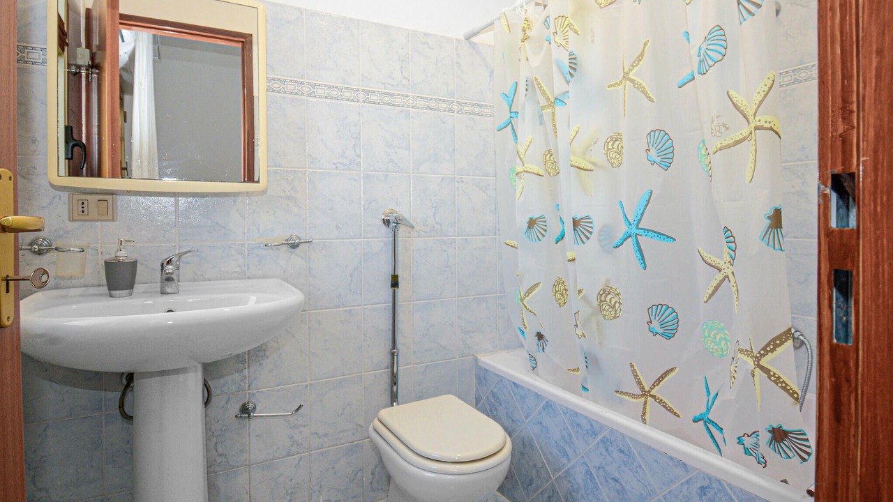 Photo of Bathroom in Comiso