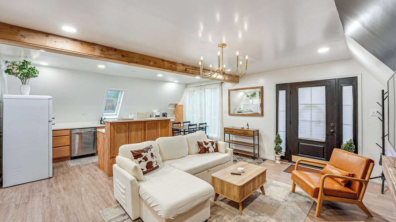 Photo of Livingroom in Lakewood Club