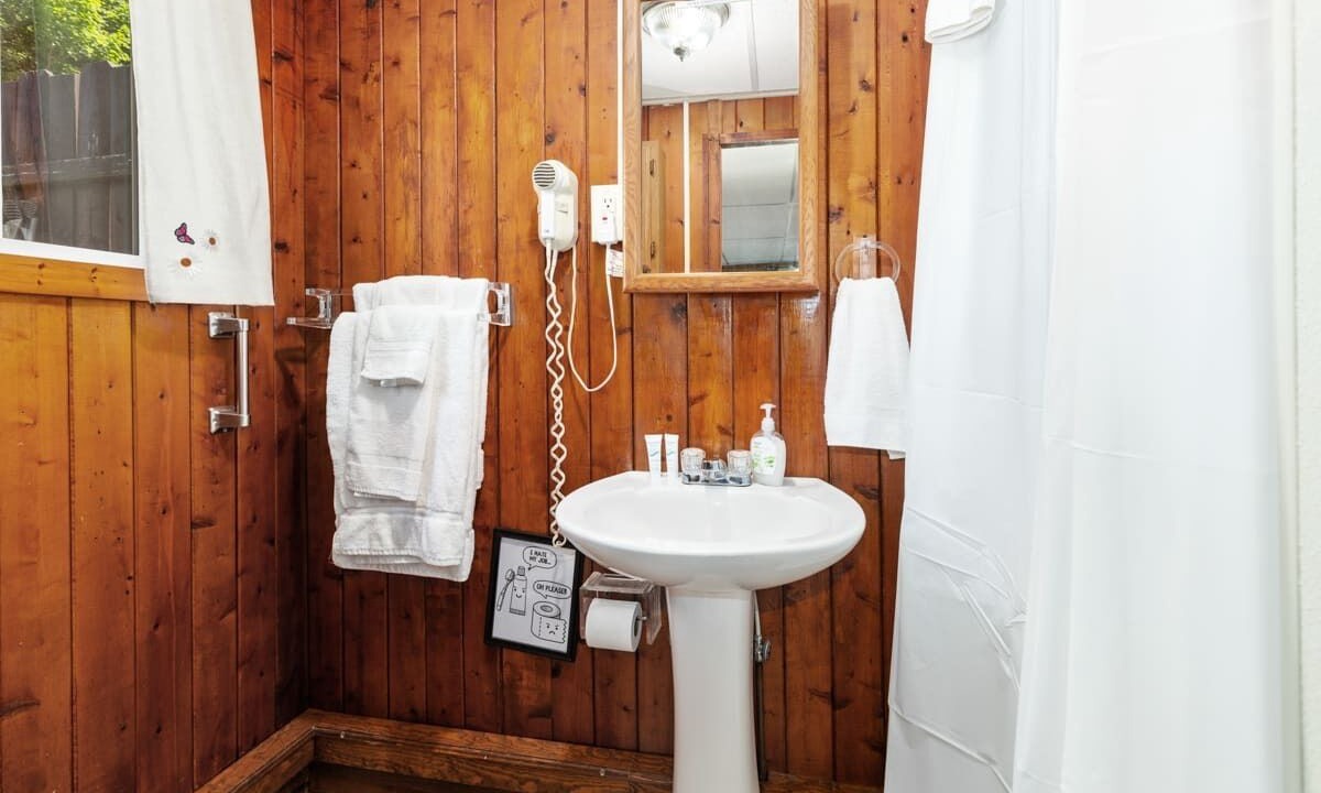 Photo of Bathroom in Chippewa Lake
