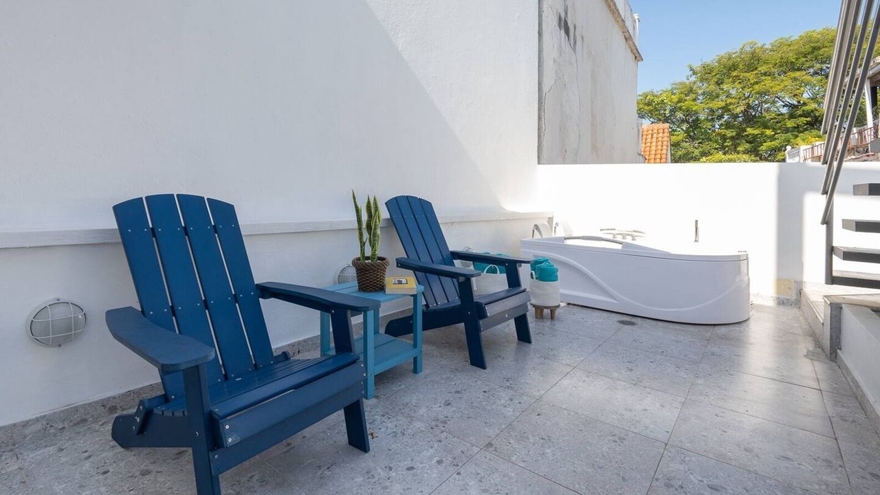 Photo of Patio Balcony in Manga