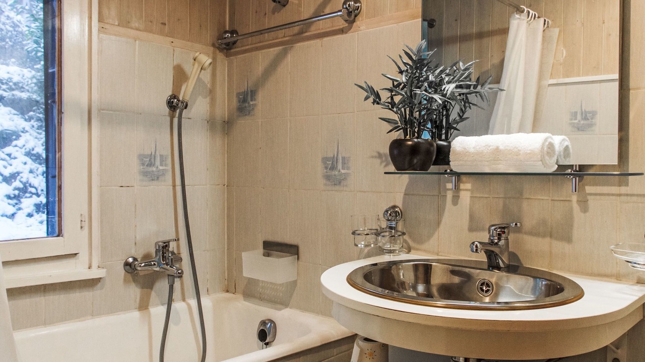 Photo of Bathroom in Saclentse
