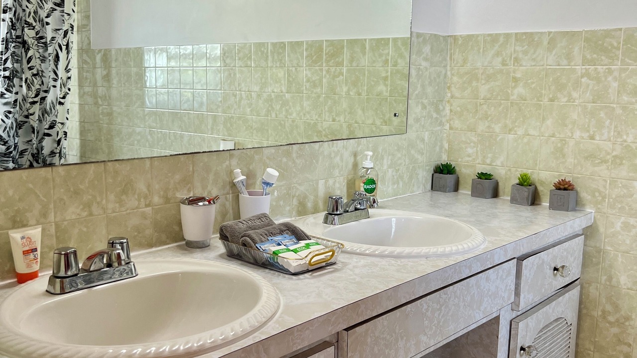 Photo of Bathroom in Salt Gut