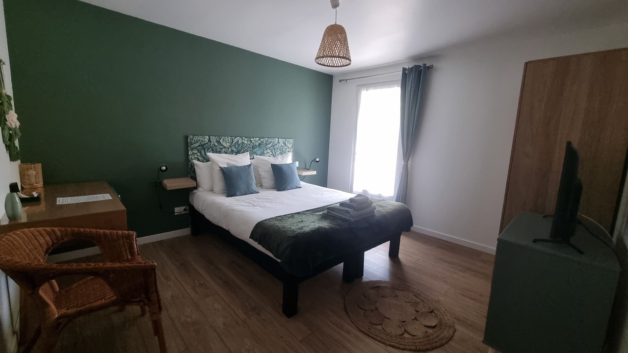 Photo of Bedroom in Beaumes-de-Venise