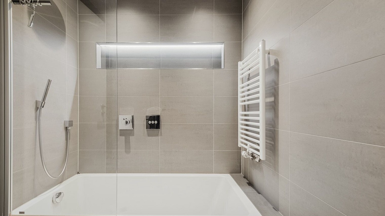 Photo of Bathroom in Cents