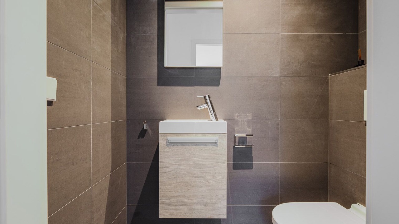 Photo of Bathroom in Cents