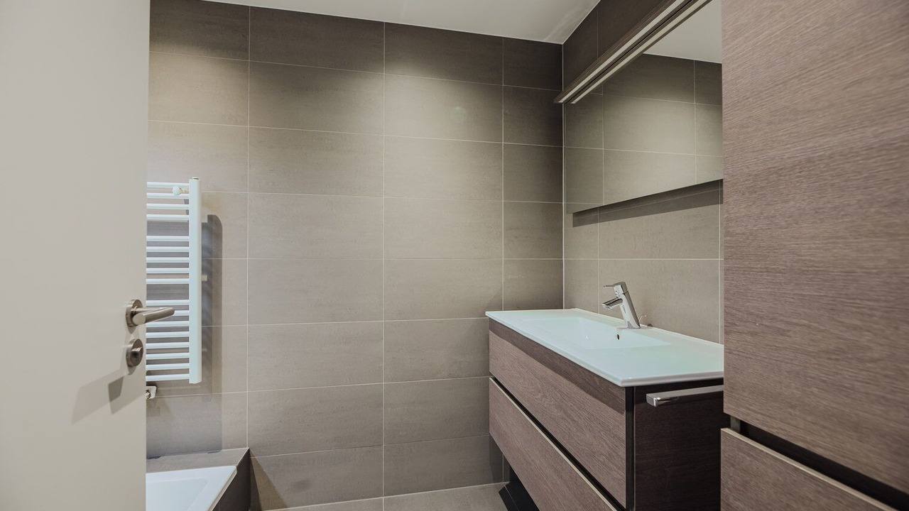 Photo of Bathroom in Cents