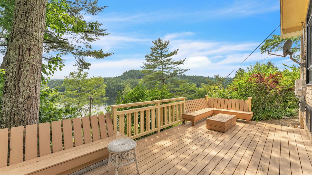 Photo of Patio Balcony in Pine Meadow