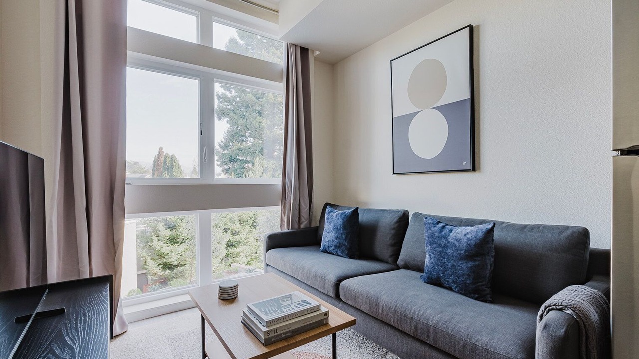 Photo of Livingroom in South Berkeley