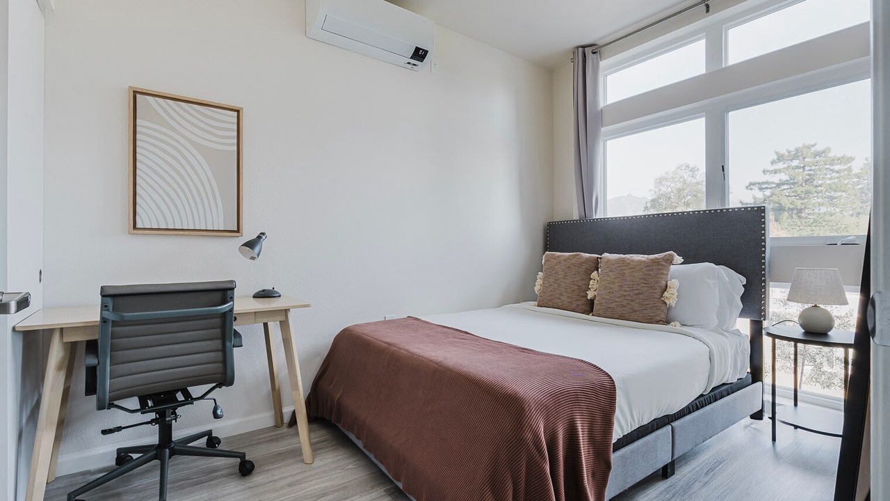 Photo of Bedroom in South Berkeley