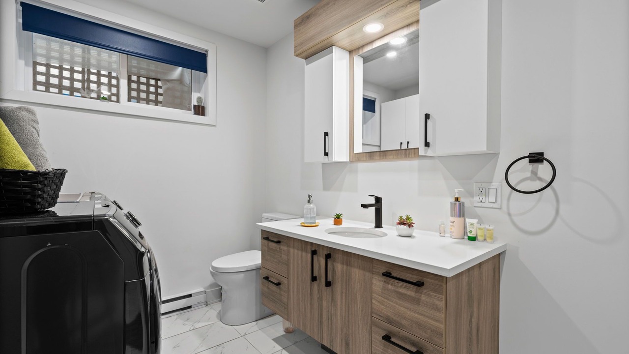 Photo of Bathroom in Longueuil