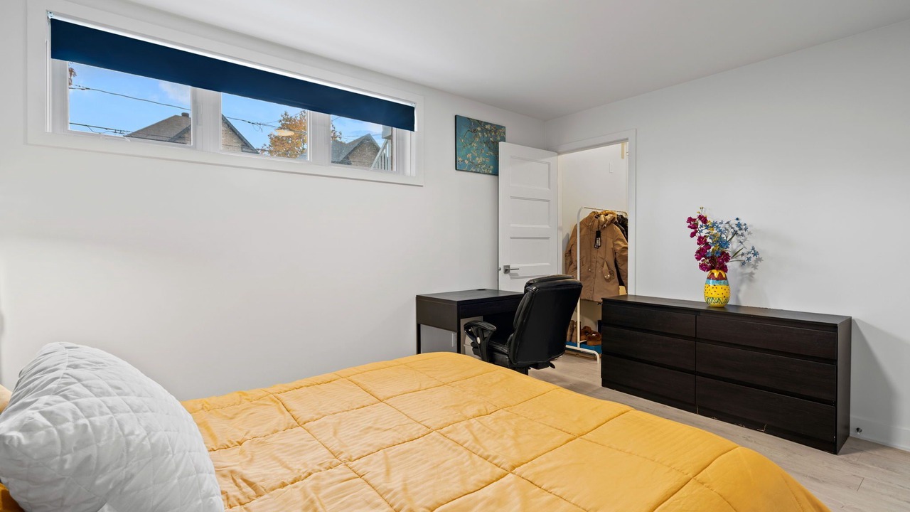 Photo of Bedroom in Longueuil