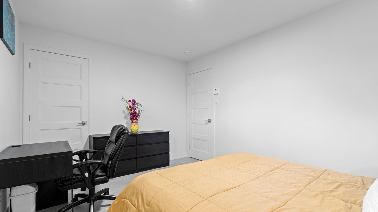 Photo of Bedroom in Longueuil