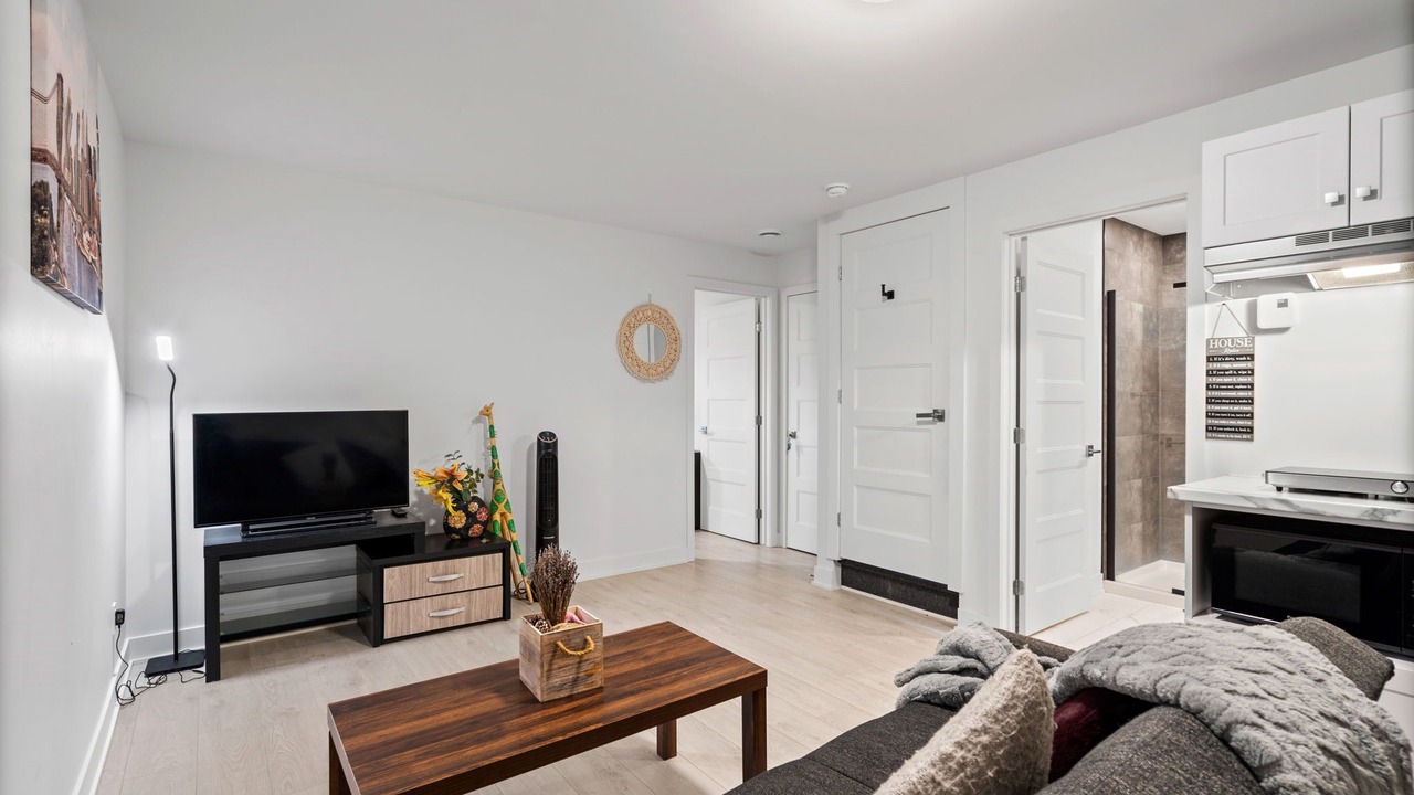 Photo of Livingroom in Longueuil