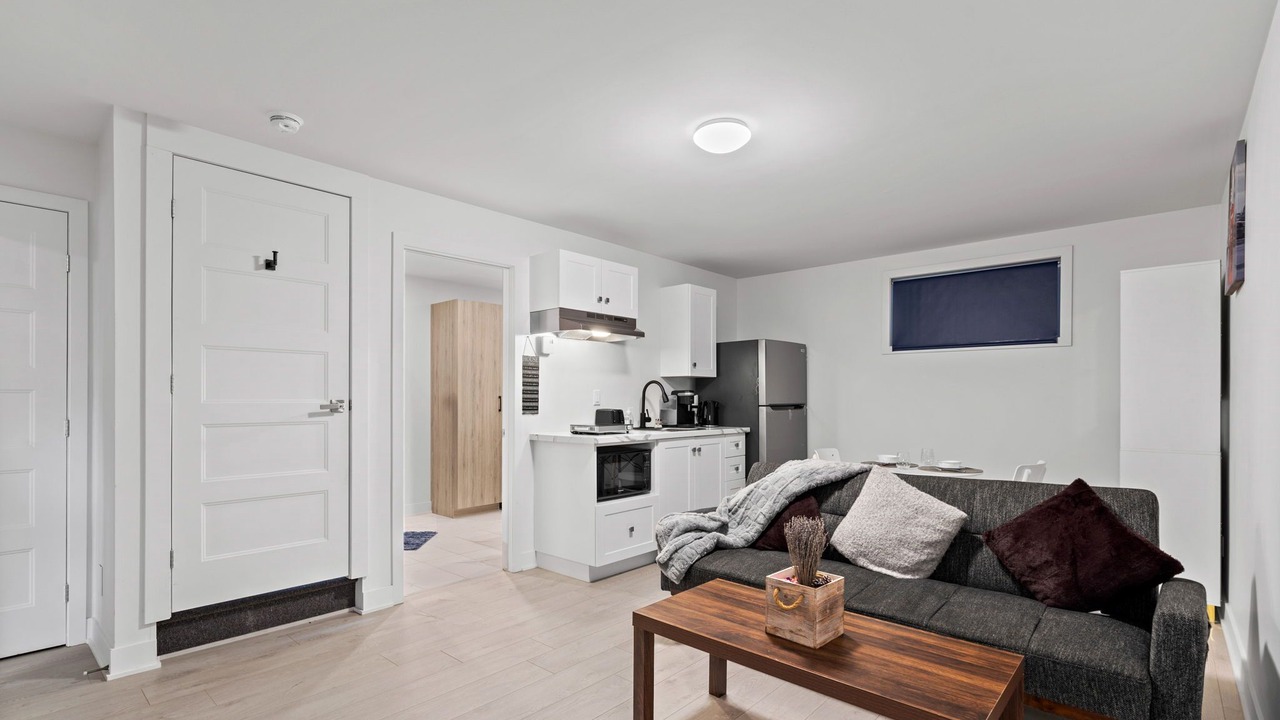 Photo of Livingroom in Longueuil