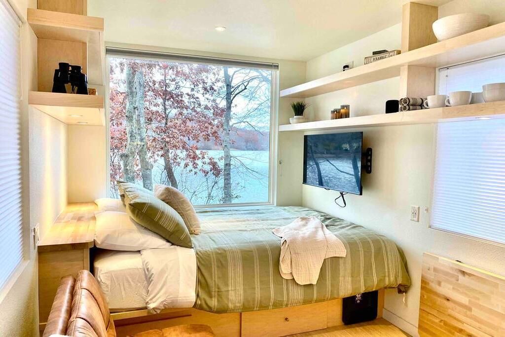 Photo of Bedroom in East Lyme