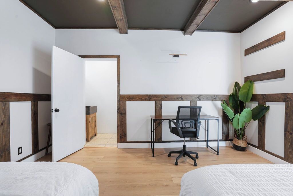 Photo of Bedroom in Sunland-Tujunga