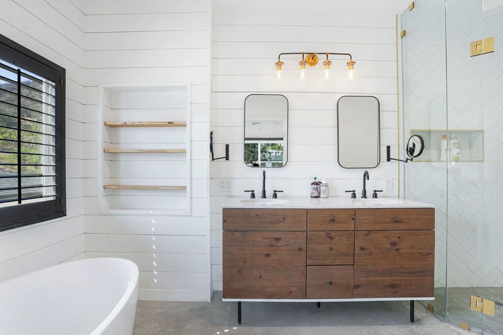 Photo of Bathroom in Sunland-Tujunga