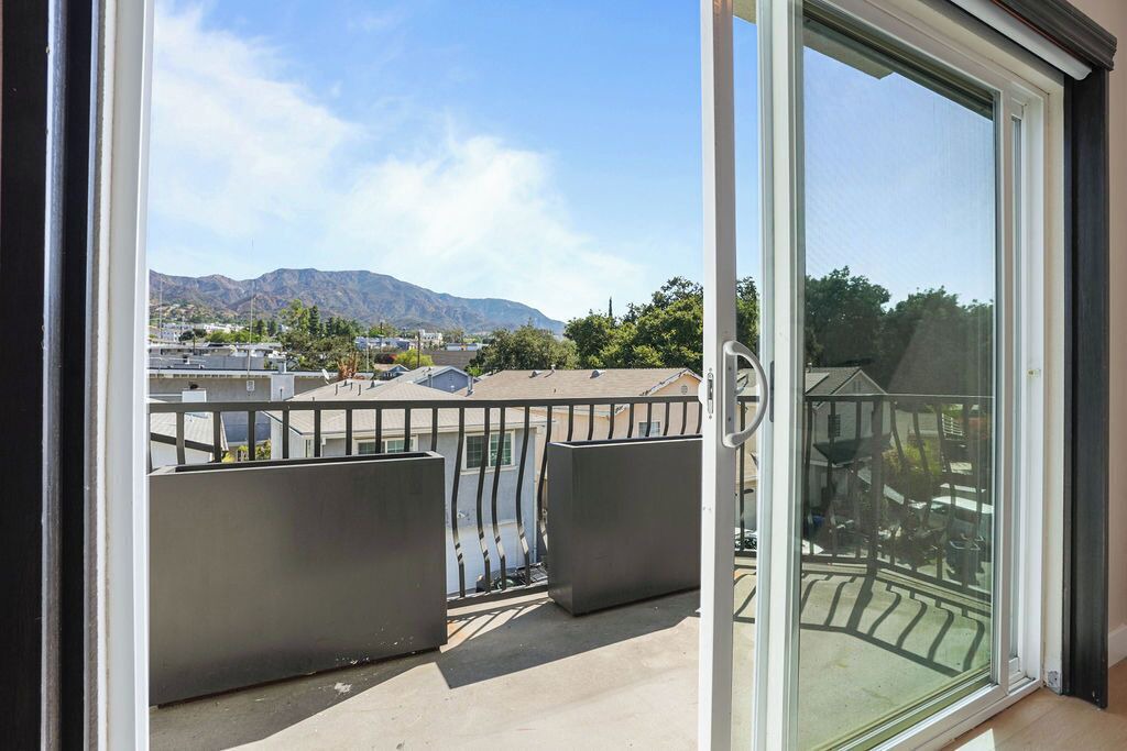 Photo of Others in Sunland-Tujunga