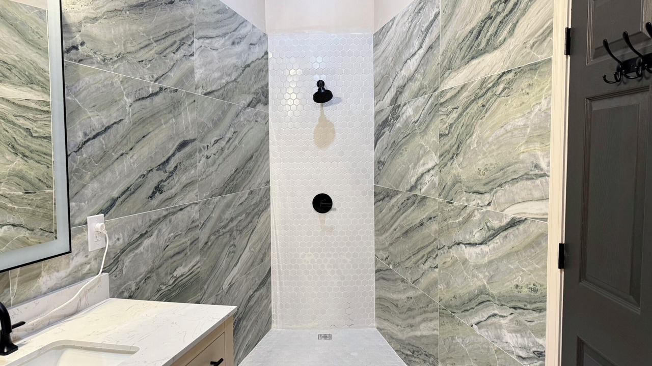 Photo of Bathroom in Kodak