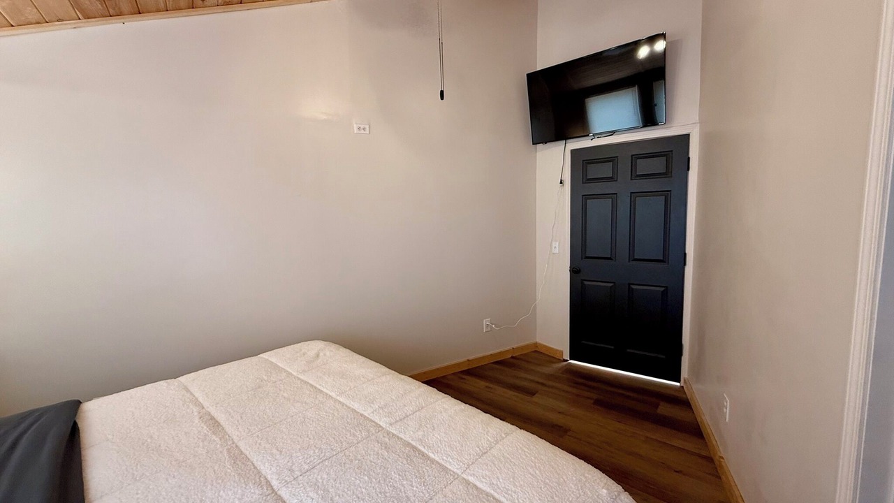 Photo of Bedroom in Kodak