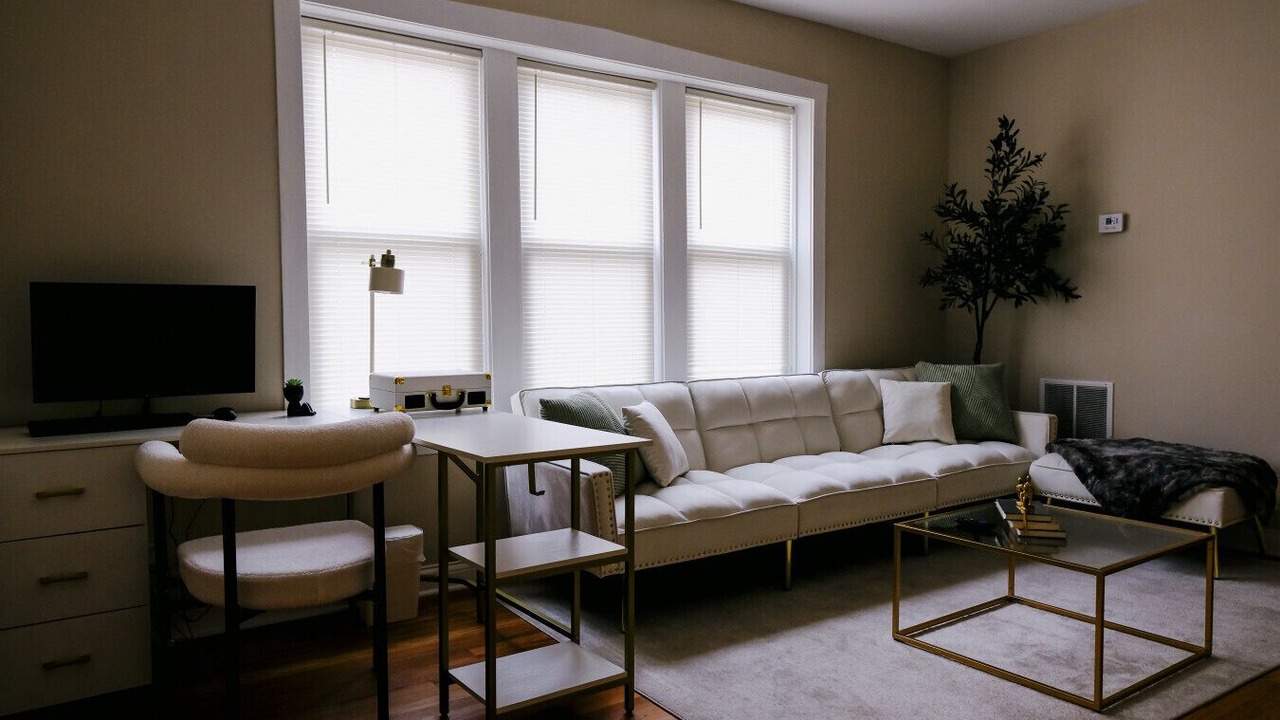 Photo of Livingroom in Irving Park East