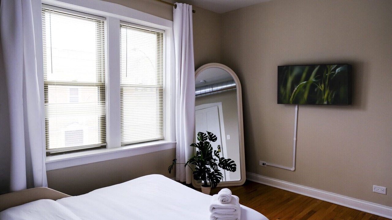 Photo of Bedroom in Irving Park East
