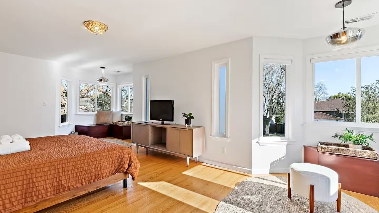 Photo of Bedroom in Farm Hills