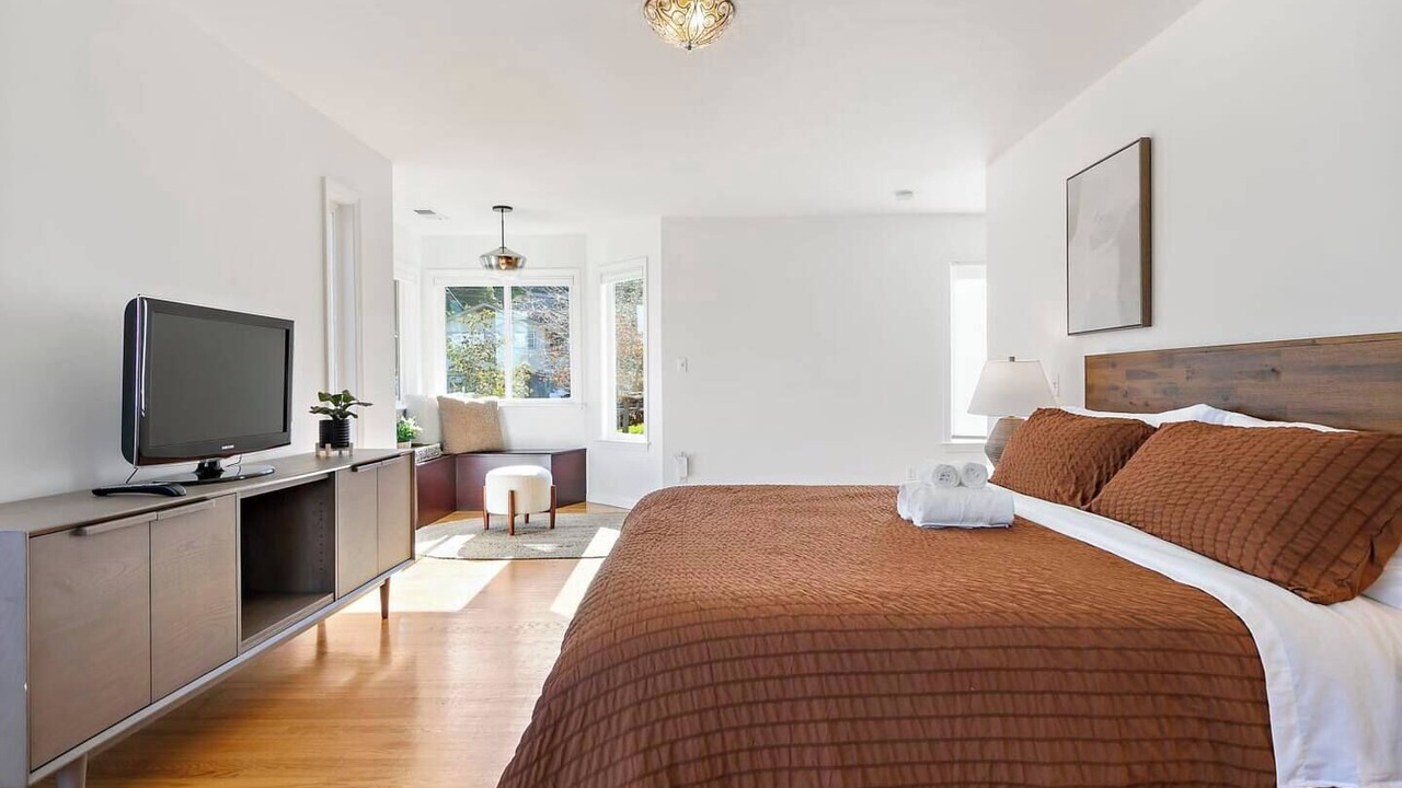 Photo of Bedroom in Farm Hills