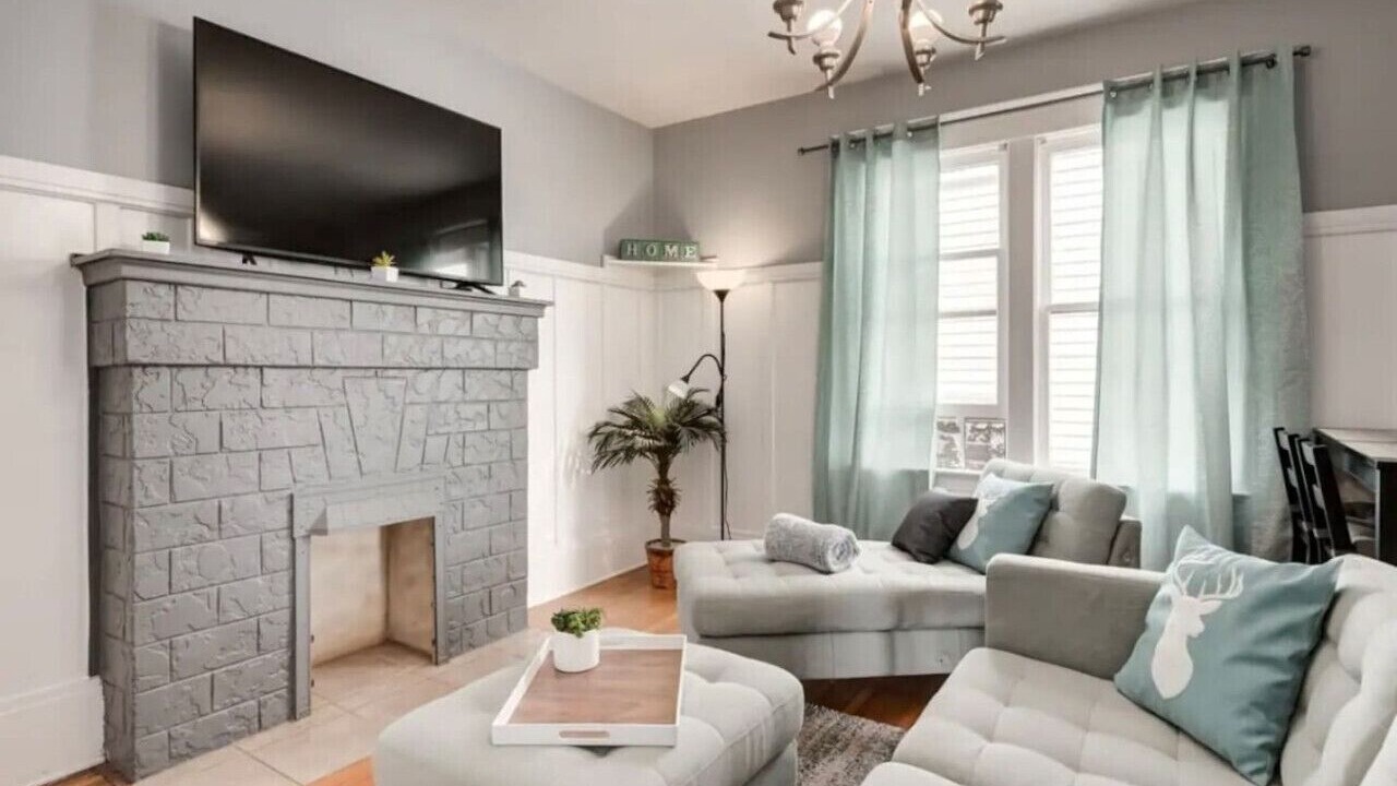 Photo of Livingroom in Bankview