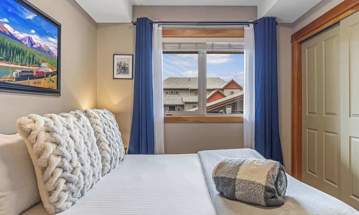 Photo of Bedroom in Cougar Creek