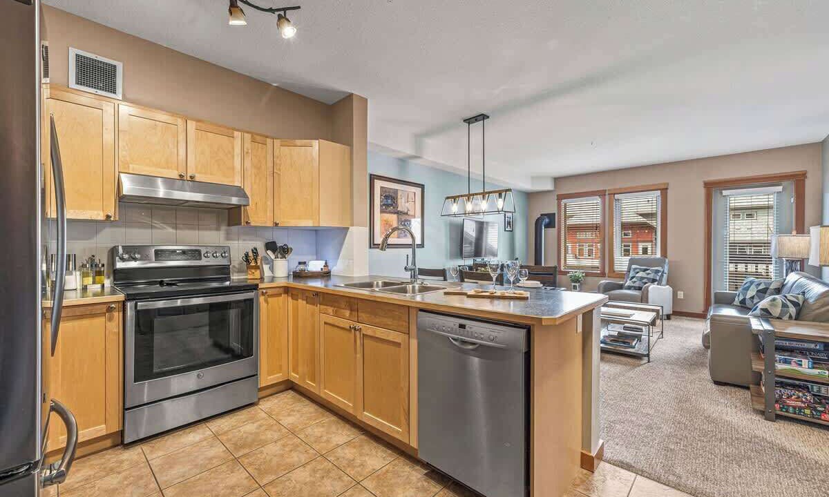 Photo of Kitchen in Cougar Creek