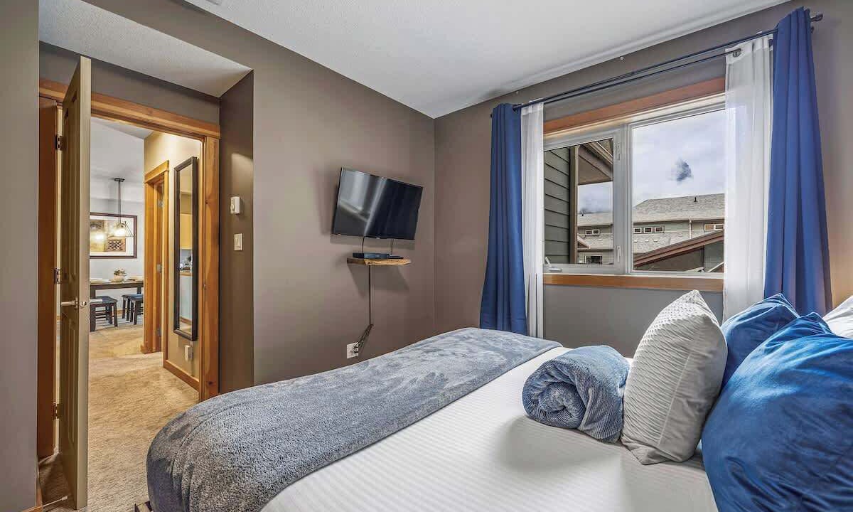 Photo of Bedroom in Cougar Creek