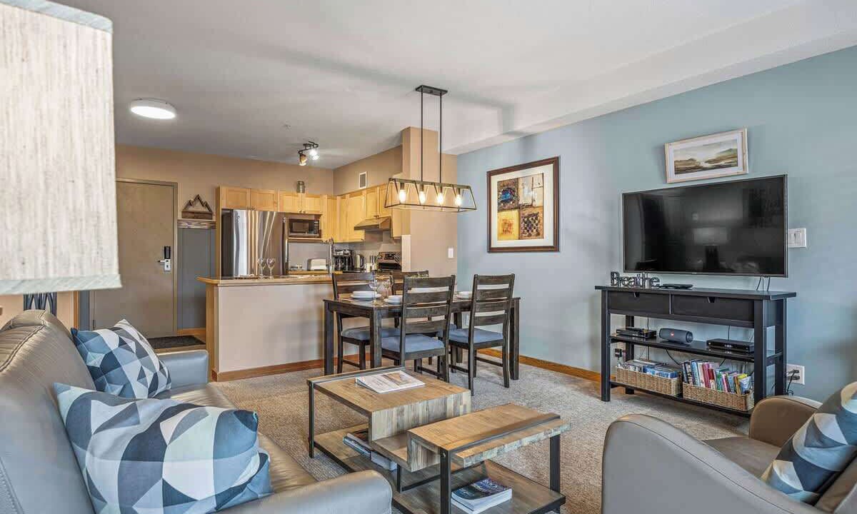 Photo of Livingroom in Cougar Creek