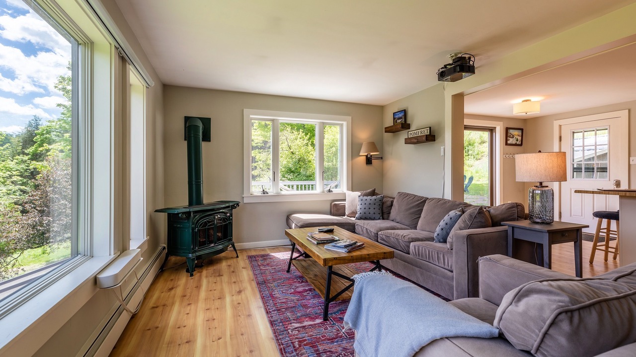 Photo of Livingroom in South Pomfret