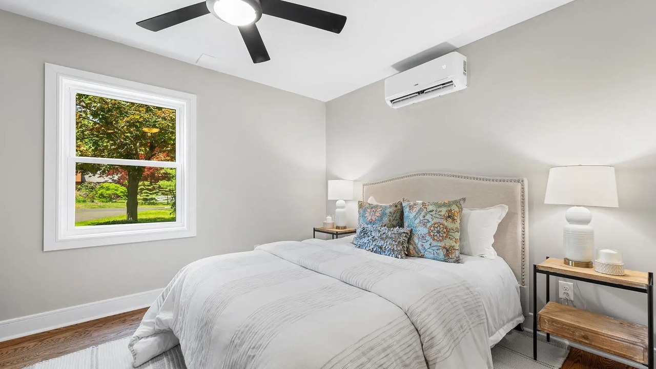 Photo of Bedroom in Avon