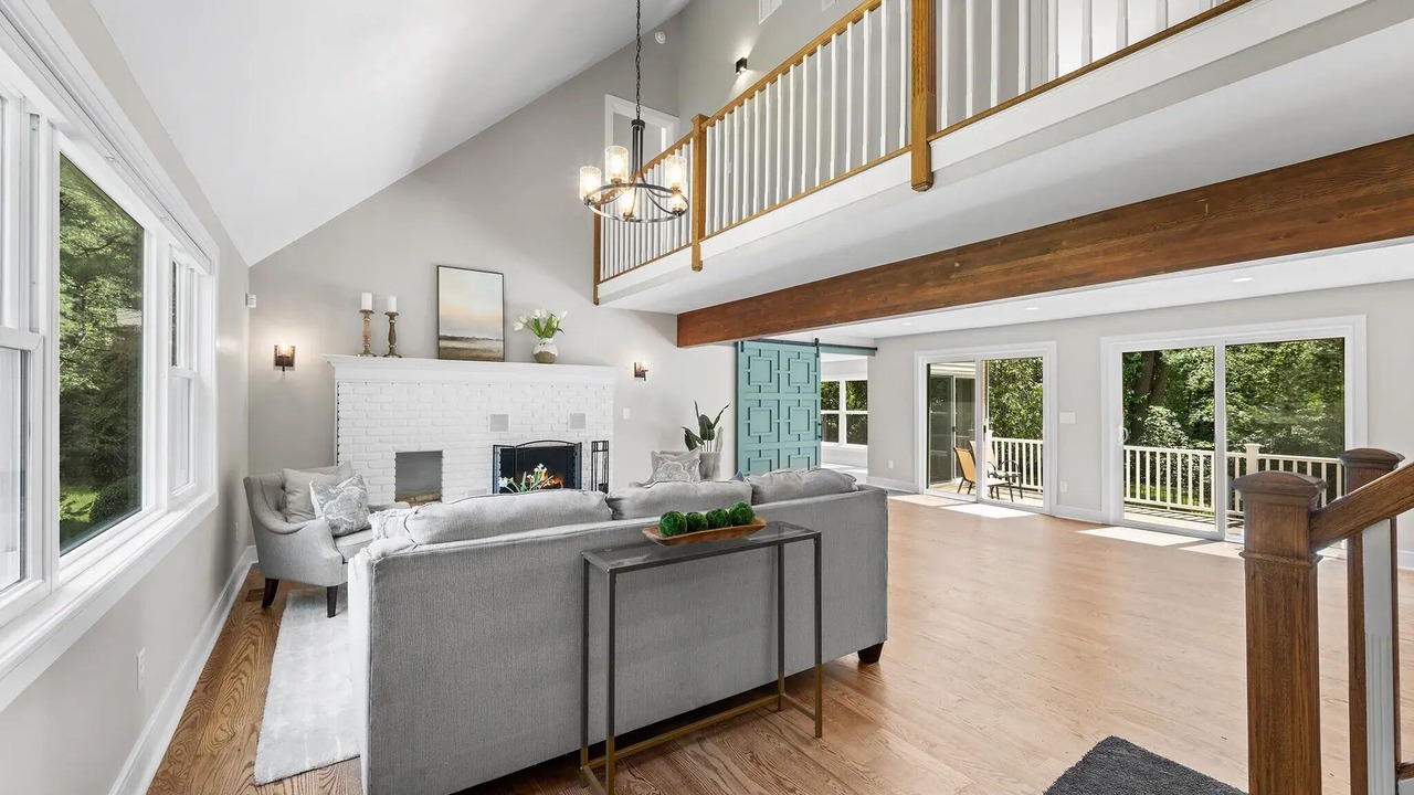 Photo of Livingroom in Avon