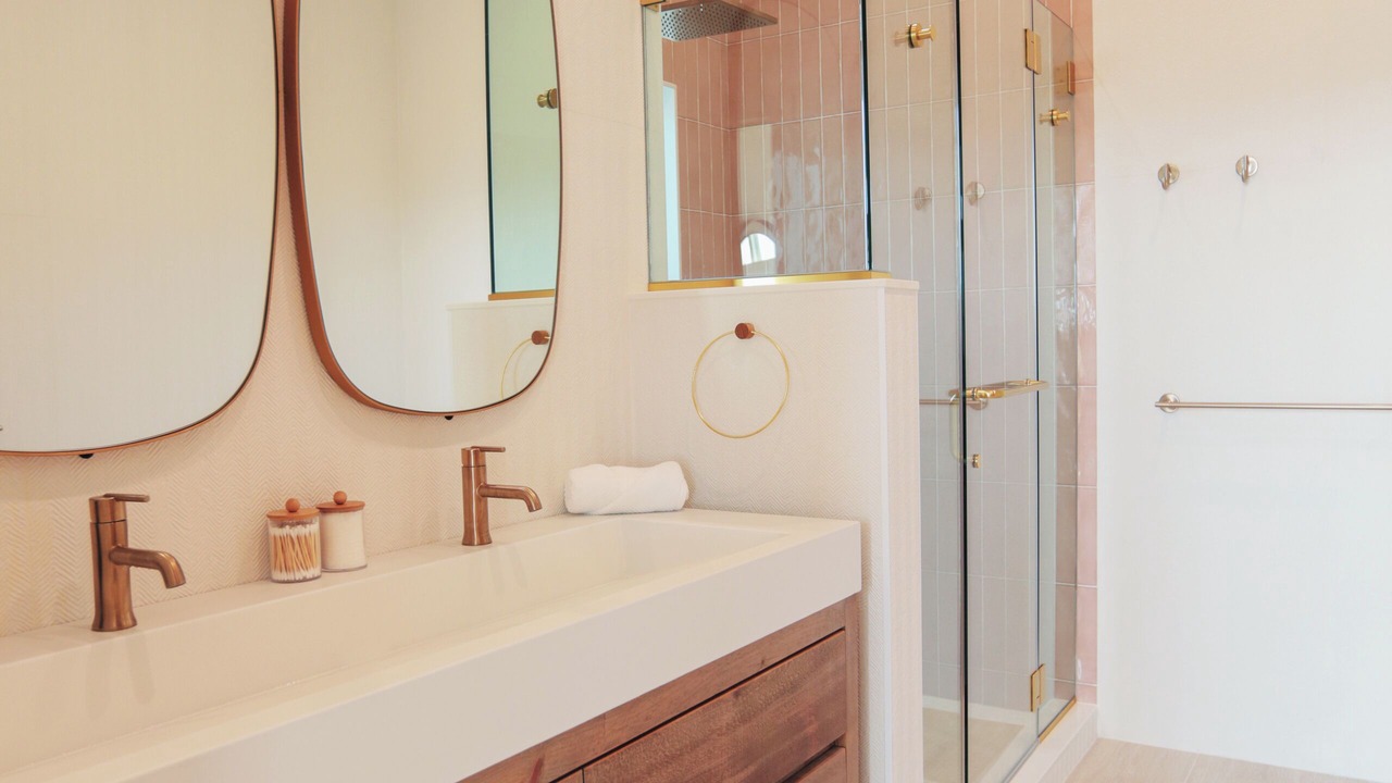 Photo of Bathroom in Town of Delaware