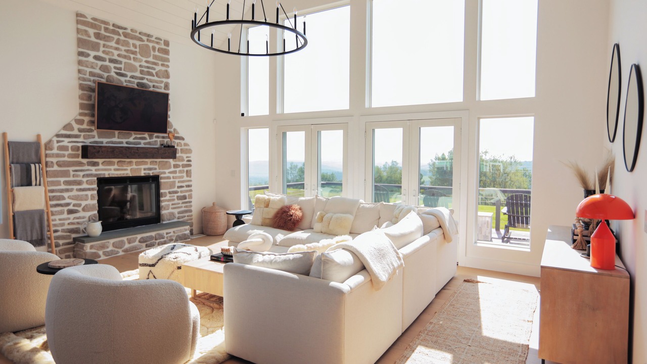 Photo of Livingroom in Town of Delaware