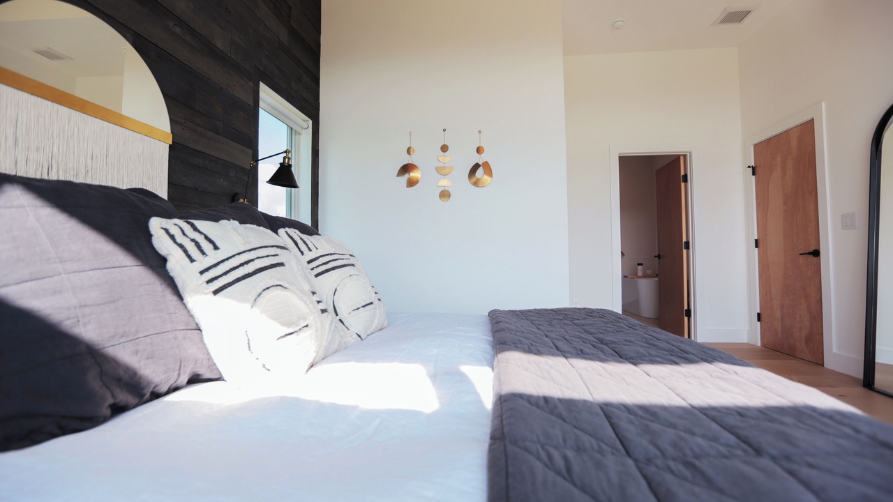 Photo of Bedroom in Town of Delaware