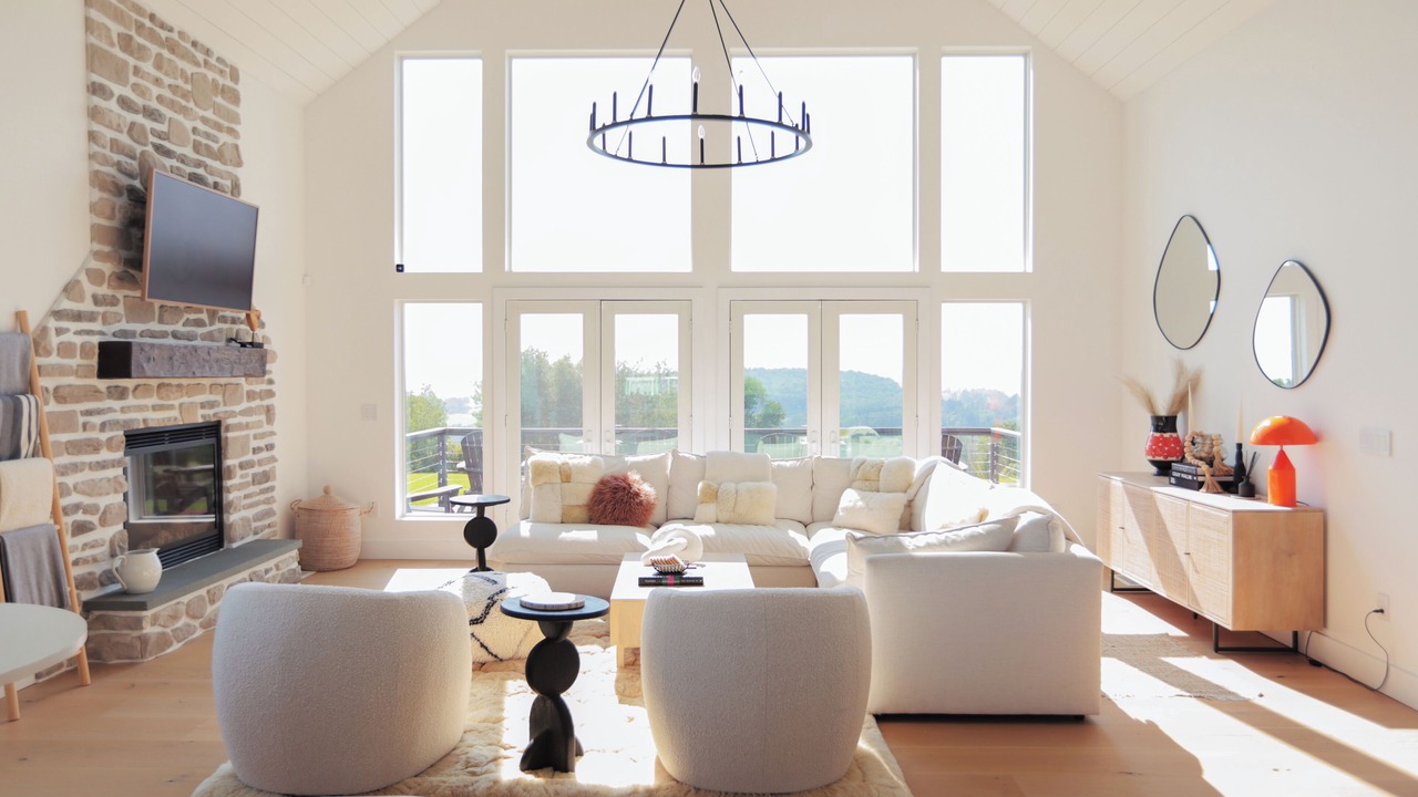 Photo of Livingroom in Town of Delaware