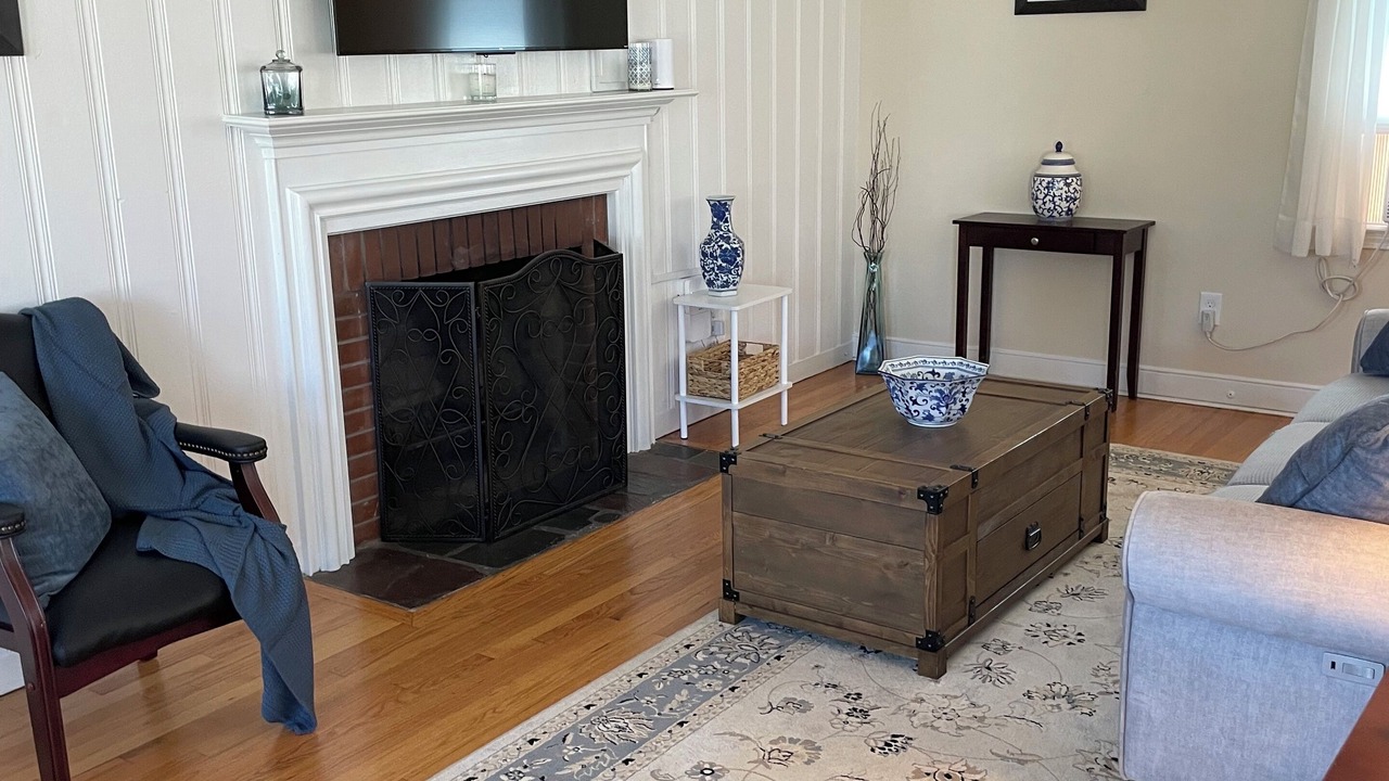 Photo of Livingroom in Old Saybrook