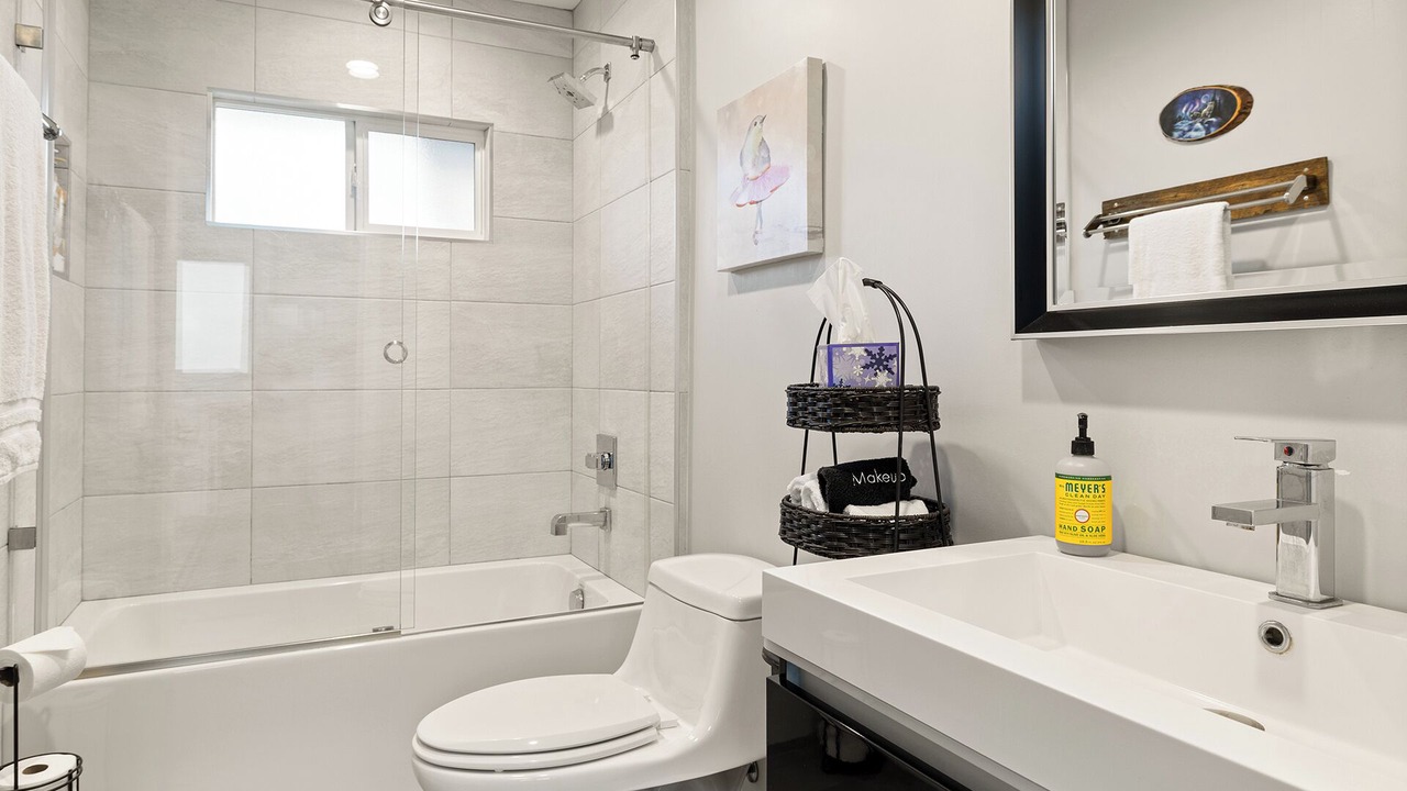 Photo of Bathroom in San Fernando