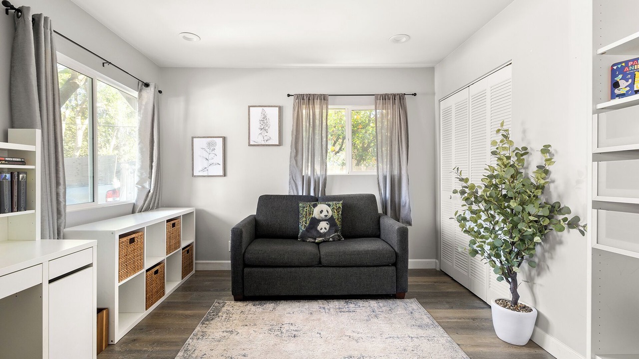 Photo of Livingroom in San Fernando
