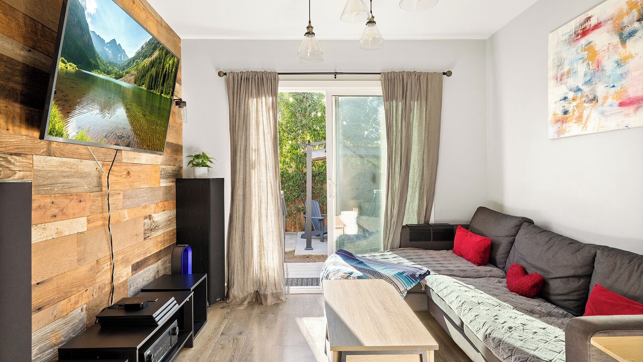 Photo of Livingroom in San Fernando