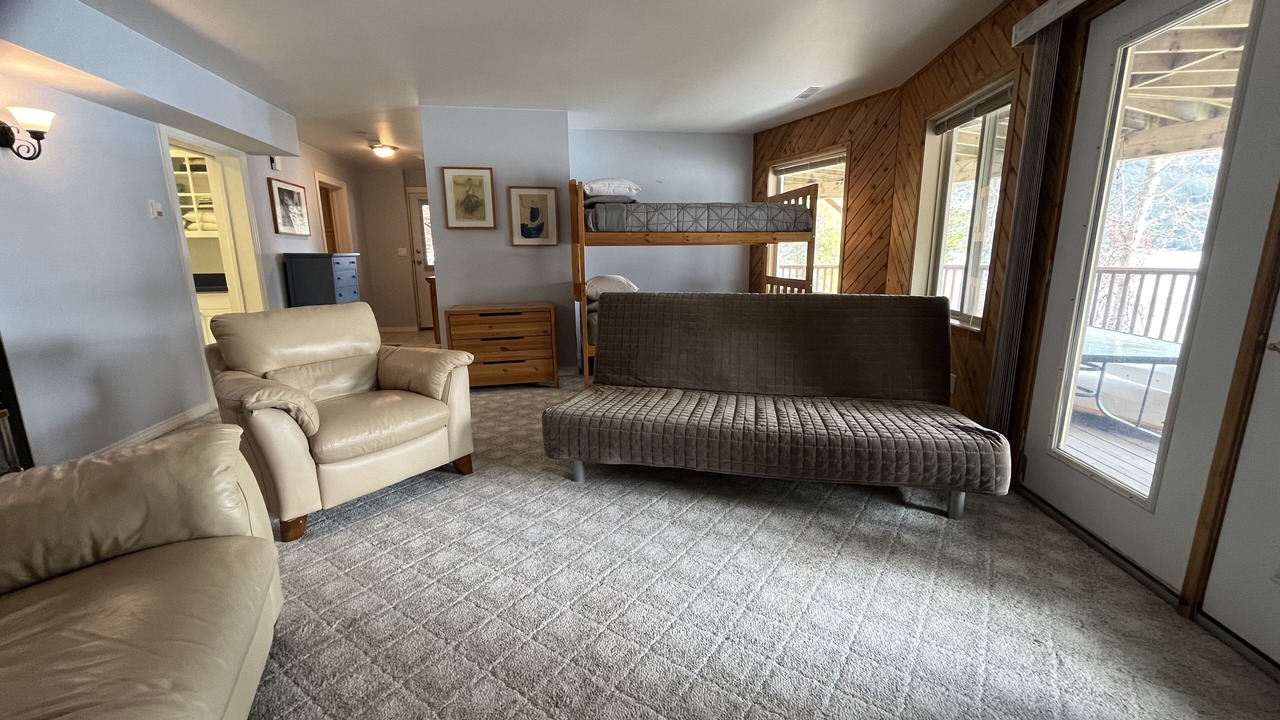 Photo of Livingroom in East Kootenay