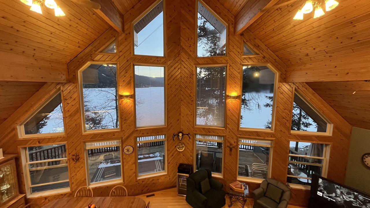 Photo of Livingroom in East Kootenay